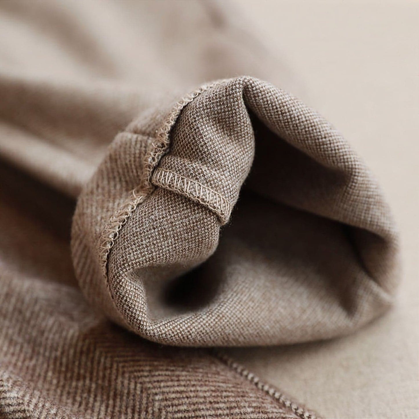 Elegant tailored pants with a flawless fit, offering sophistication and comfort for any occasion.