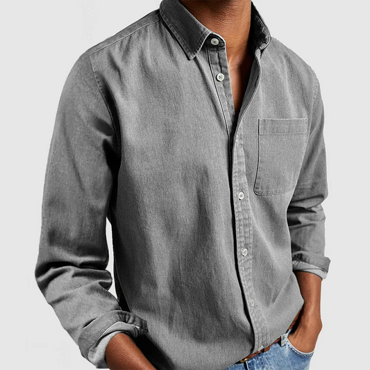 Versatile wrinkle-free shirt, perfect for year-round wear.