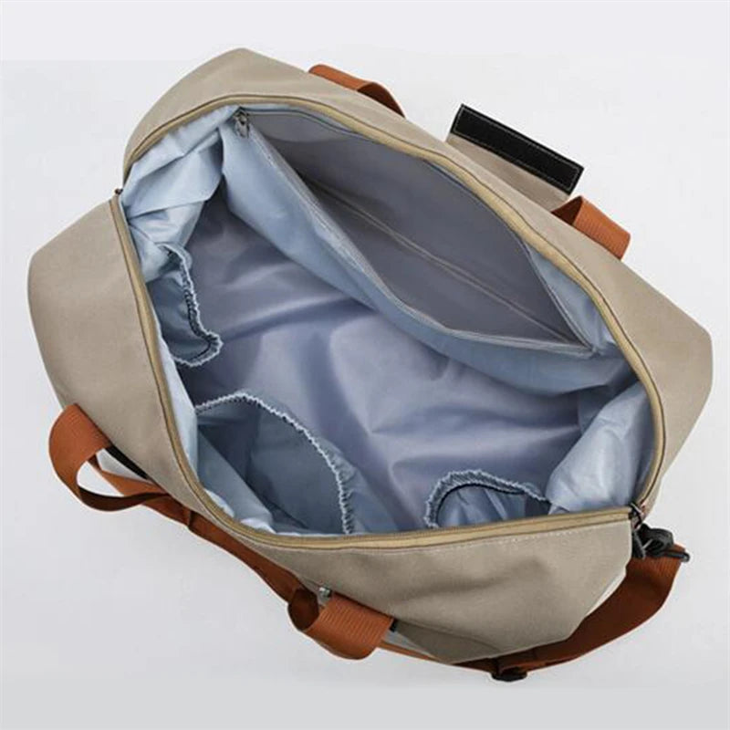 Functional duffle bag with a modern design, designed to be a reliable carryon or travel companion.